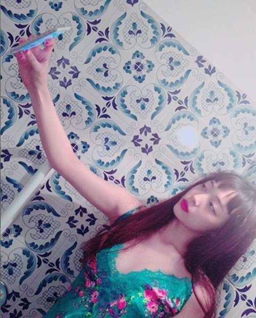 Sulli 在个人 Instagram 上公开了一张照片