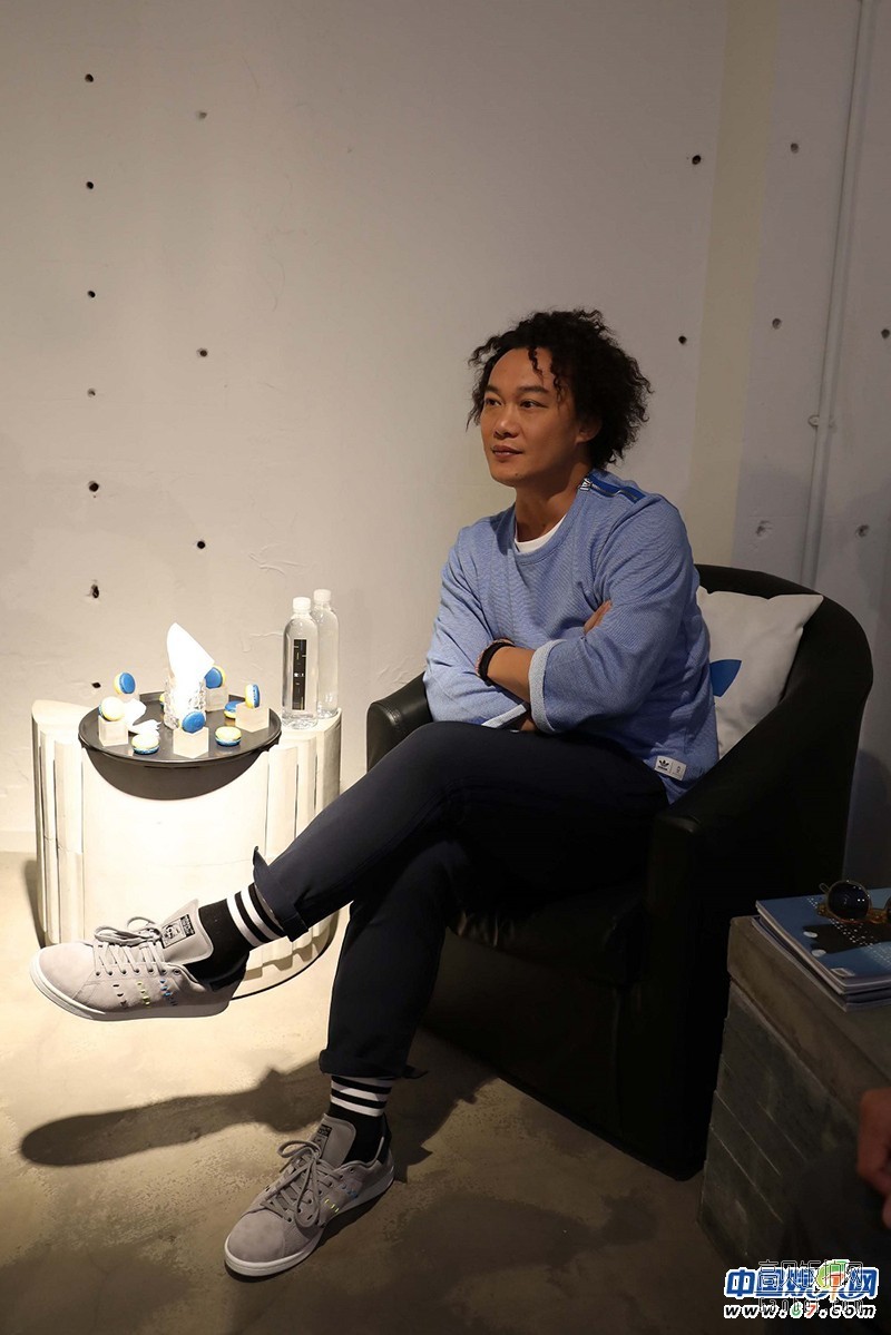 ”陈奕迅受邀出席了某品牌在上海举行的新品发布会 ”陈奕迅受邀出席了某品牌在上海举行的新品发布会