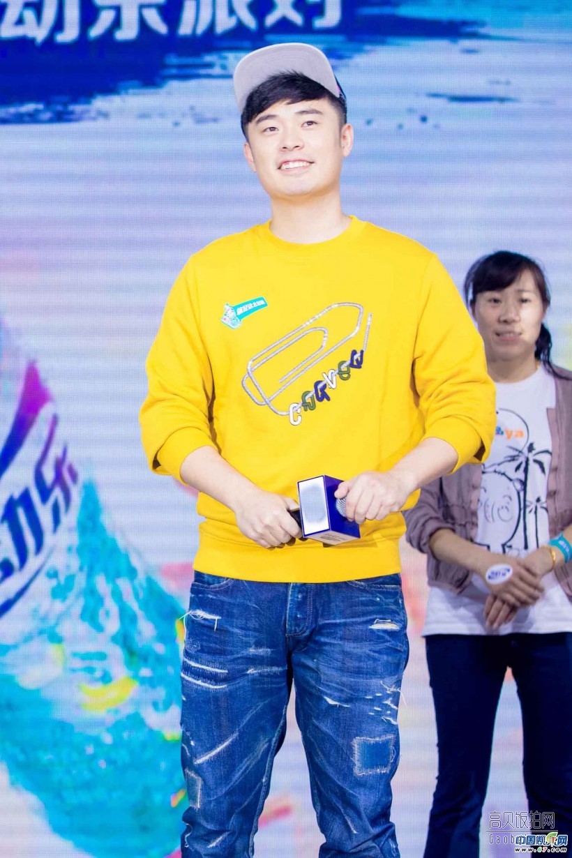 陈赫受品牌邀约现身杭州替好兄弟金钟国站台助阵现场