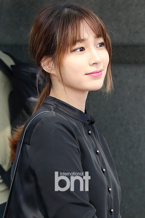 韩国演员李珉廷前往意大利米兰参加时装秀