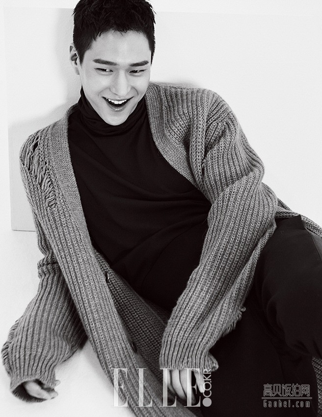 韩国演员高庚杓近日为某杂志拍摄了一组画报