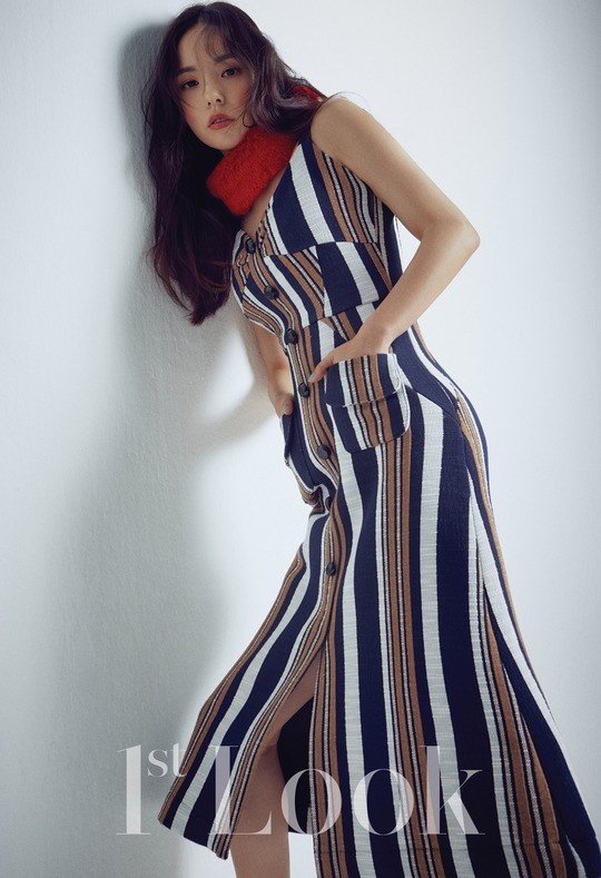 韩国演员闵孝琳日前为韩国某杂志拍摄的一组写真公开