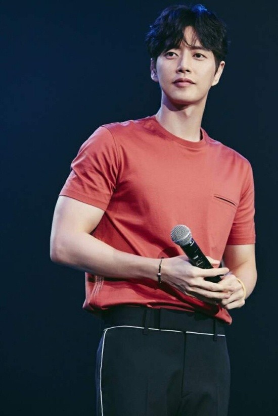 韩流明星朴海镇举办了官方粉丝俱乐部的创建仪式