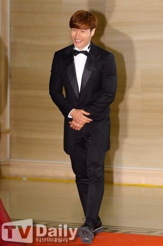 金钟国将出席今天（10/1日）台湾电视金钟奖典礼