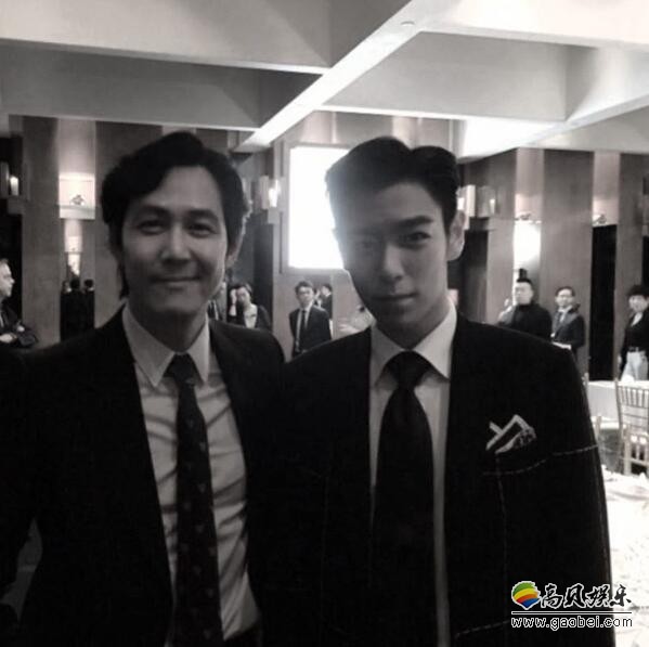 T.O.P在自身SNS发布两张与演员李政宰的合影 T.O.P在自身SNS发布两张与演员李政宰的合影