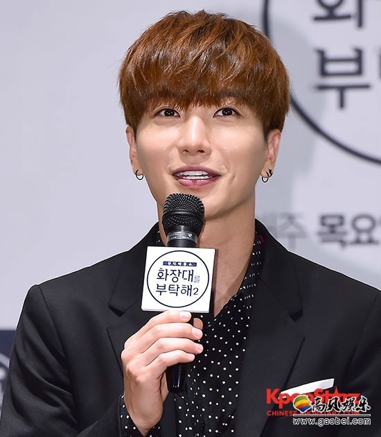 利特预告Super Junior明年回归