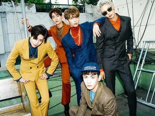 男团SHINee占据了海外多国主要专辑榜单一位