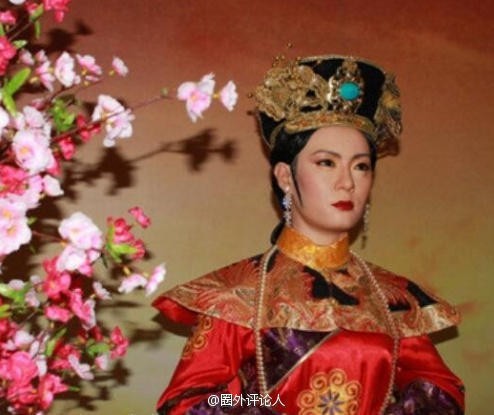 有网友汇总了一组各地“甄嬛”蜡像的照片