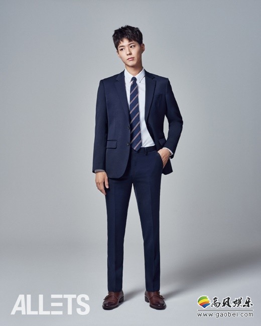 某服装品牌公开了代言人朴宝剑的最新画报