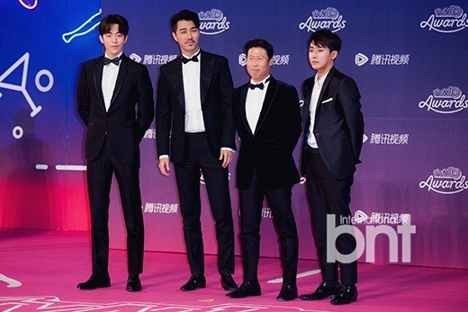 韩国tvN十周年庆典颁奖典礼“tvN10 Awards”亮相红毯仪式