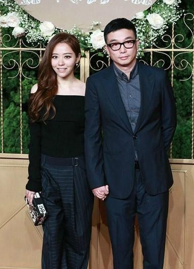 张靓颖身上长期有淤青，冯轲暴力吗？