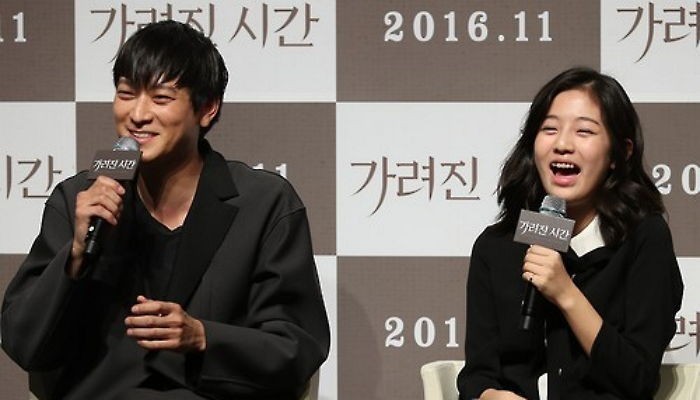 姜栋元和申恩秀出席《模糊的时间》制作发布会