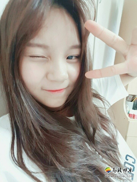 女团GFriend公开了之前因健康情况不良而中断活动的成员Umji的照片