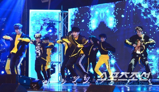 新人男团PENTAGON做客广播节目《两点出逃Cultwo Show》