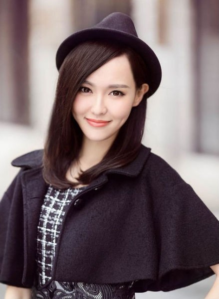 2016金鹰女神由谁担任的？