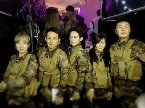 何炅为海涛庆生了？快乐家族齐聚一心？