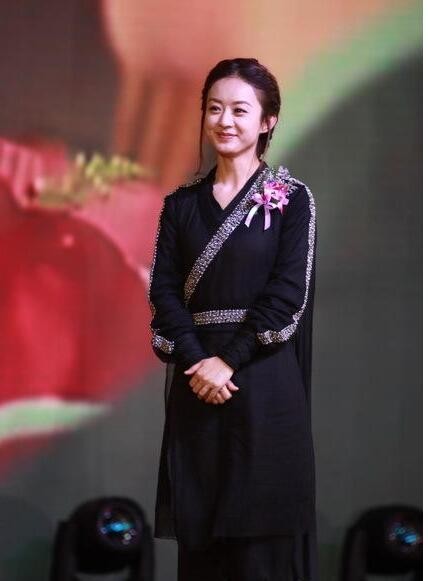 赵丽颖夺视后，是不是很萌萌的？