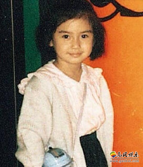 Baby童年旧照被翻出来了？