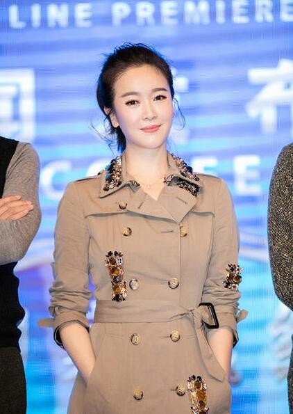 左小青亮相发布会，这次是饰演什么角色呢？