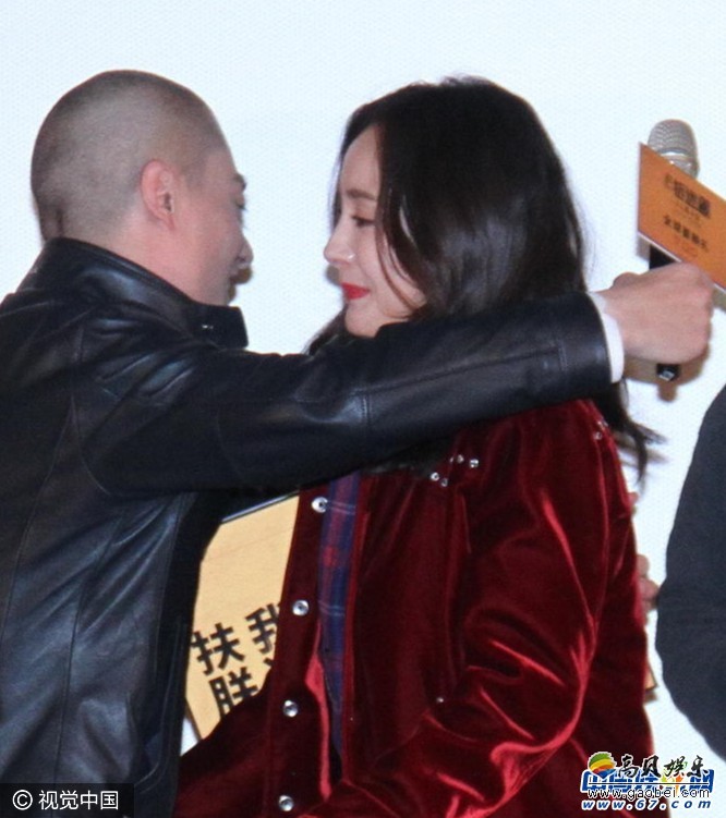 电影《捉迷藏》映后见面会，杨幂力捧好友霍建华