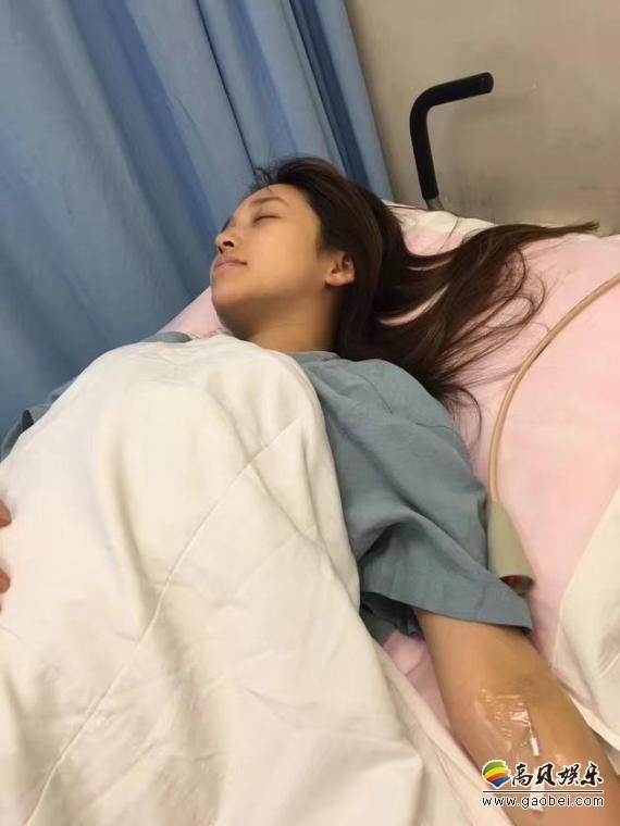 女星金莎突发急性胃痉挛，在上海家中疼痛昏迷