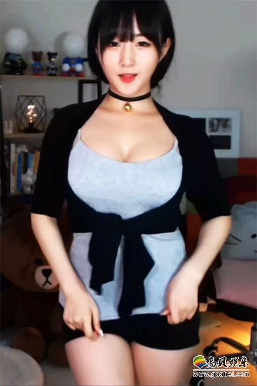 直播中的热舞美女 直播饭拍【42.8 MB】