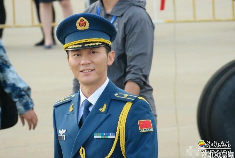李晨亮相中国航展，帅的也是没谁了？