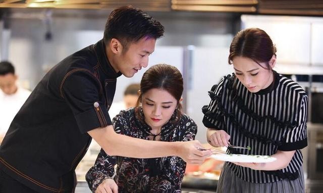 谢霆锋怎样称赞阿娇了？