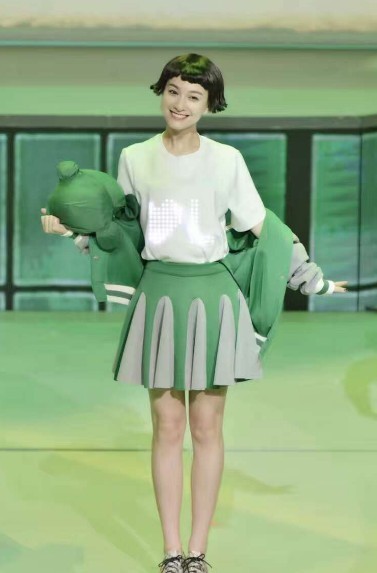 这样的吴昕像不像郭采洁？