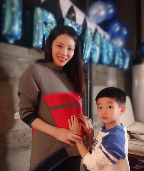 杨阳洋当大哥哥了？