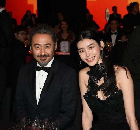 吴秀波与奚梦瑶亮相了晚宴？