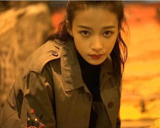 90后影帝董子健为女友拍的是照片曝光了？