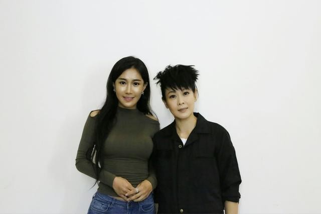 张暖雅非常喜欢刘若英，主办方办了什么事？