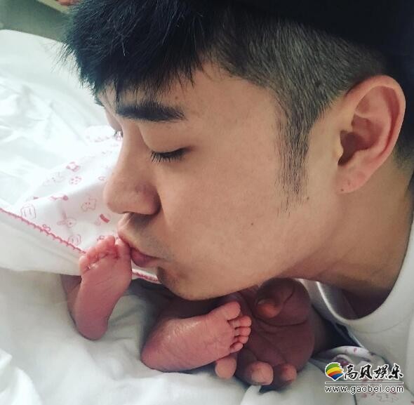 张子萱在哪一天生下的女儿？