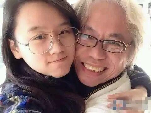 这对爷孙恋要结婚了？