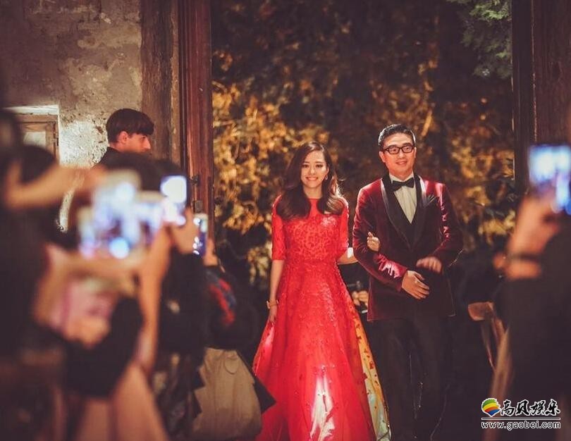 冯轲、张靓颖在什么古堡完婚了？