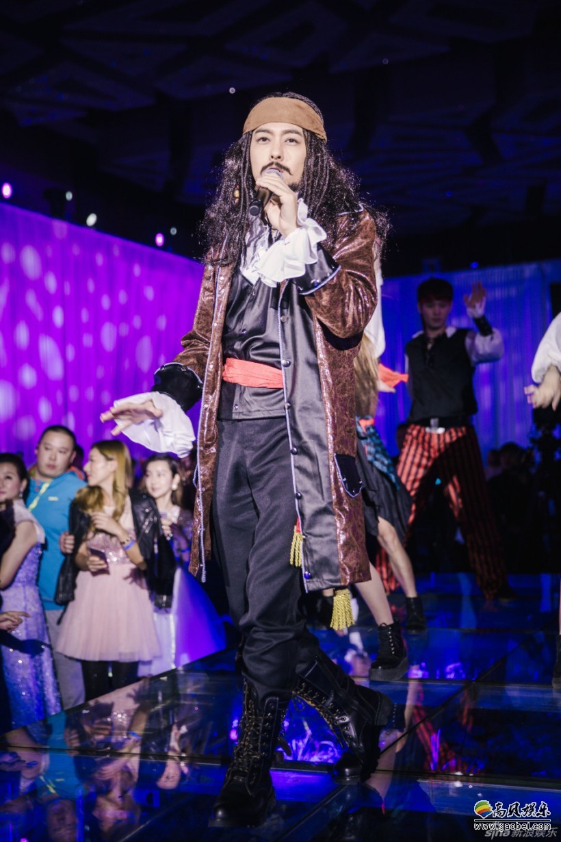 钟丽缇和张伦硕在北京举行婚礼