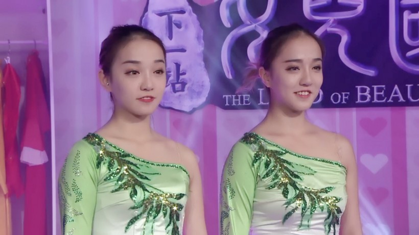 《下一站•女儿国》近日曝光广州赛区两对双生姐妹花赛场视频及精彩剧照