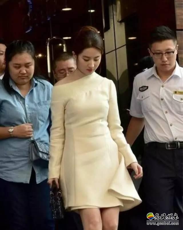 前段时间神仙姐姐刘亦菲出席活动