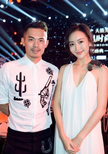 林丹曾与王鸥合影才确认出轨的吗？