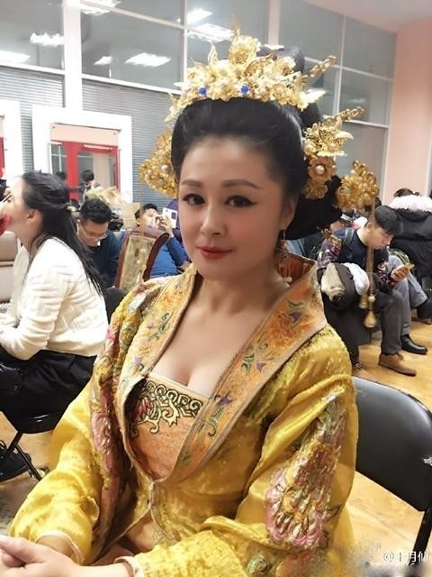 “谢大脚”于月仙扮“王母娘娘”了？
