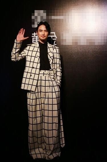 张晓晨受邀出席了“时尚先生20周年创刊派对”？
