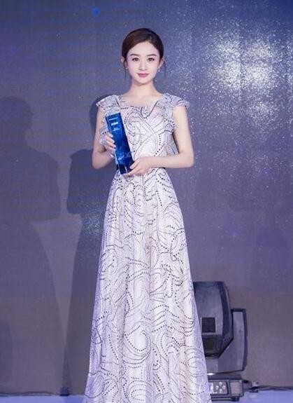 赵丽颖获得摘得年度什么女艺人奖？