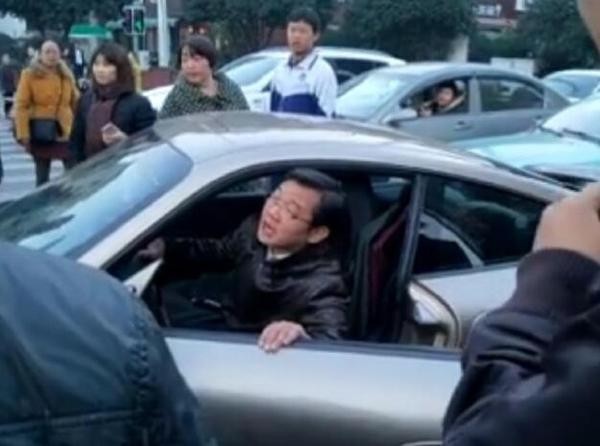 相声演员大兵为什么通过网络发布视频？