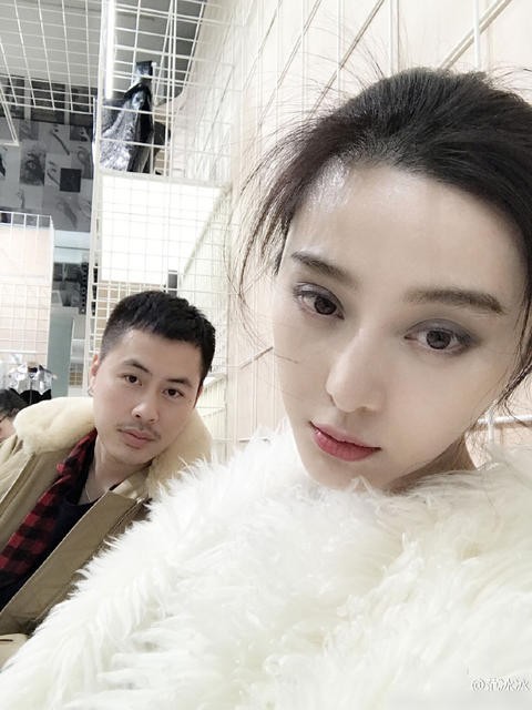 范冰冰晒出一组美照为什么这么白？