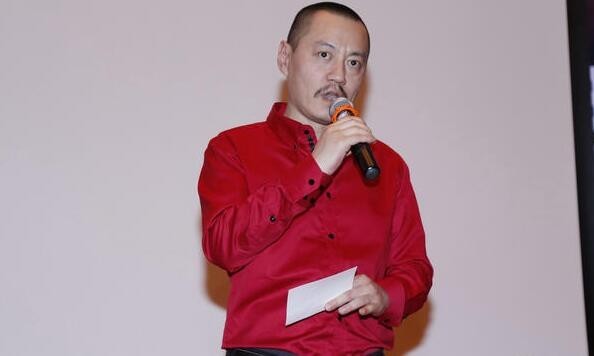 《东北人活雷锋》在哪里召开了发布会？