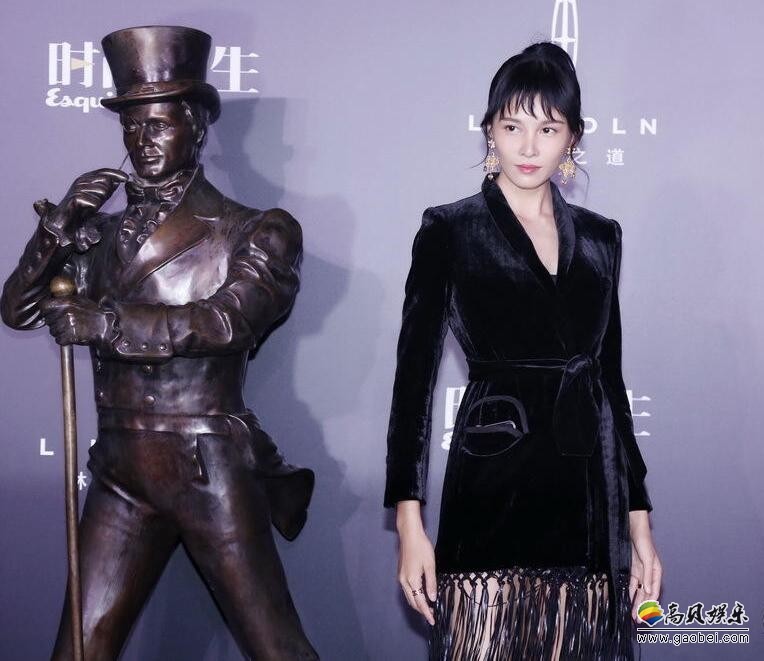 为什么张蓝心忽然成为时下娱乐圈最热门的新宠？
