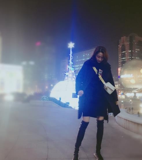 “国民闺女”关晓彤发微博称：“很久没去电影院了...