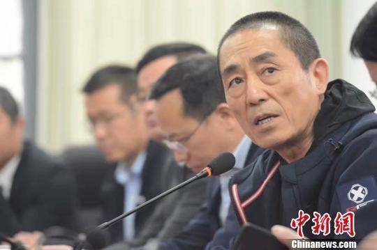 熊晓鸽捐建的张艺谋艺术学院落户哪里？