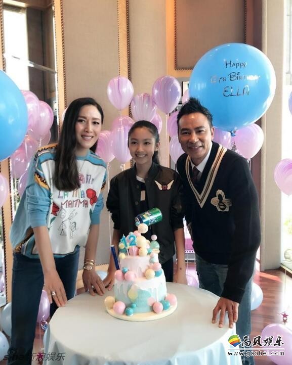 任达华与老婆为女儿准备了生日派对